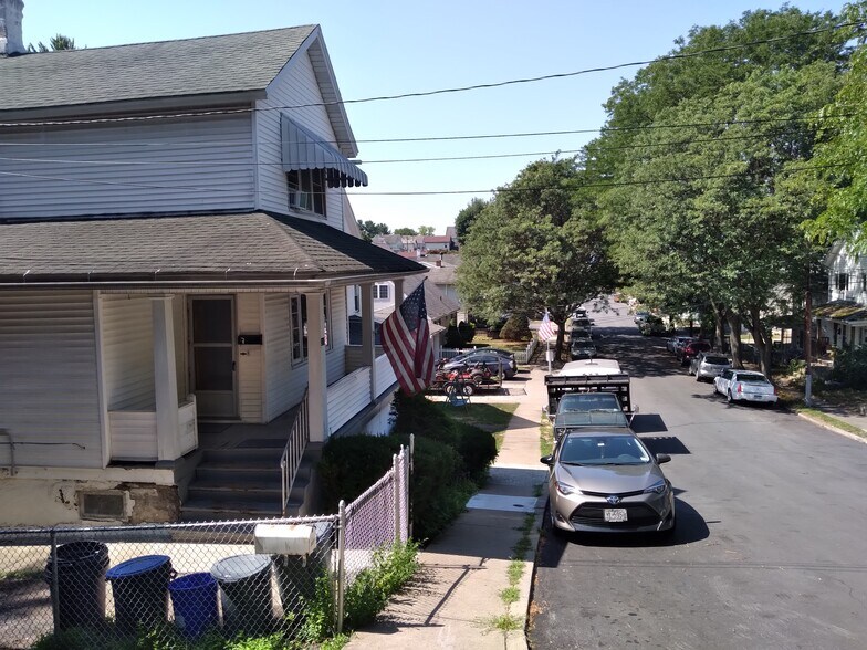 Building Photo - 315 15th Ave