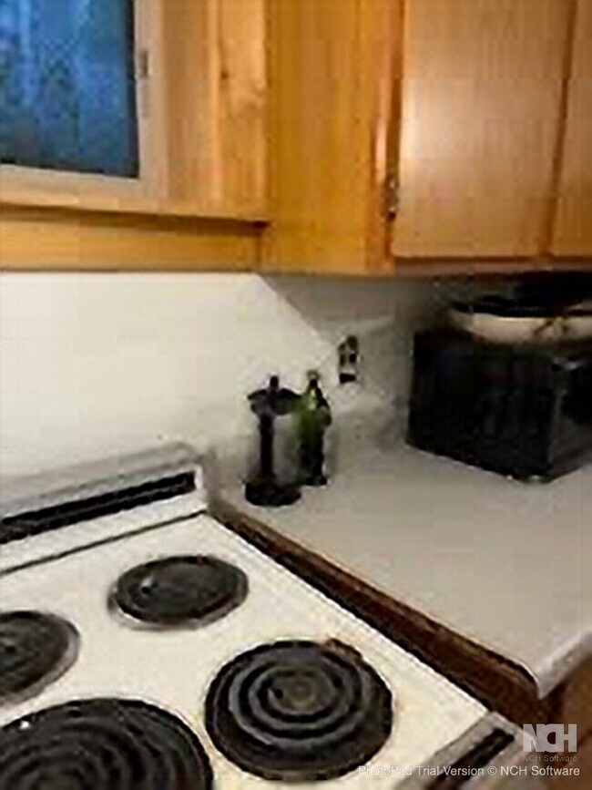 Building Photo - 407 S 10th Ave