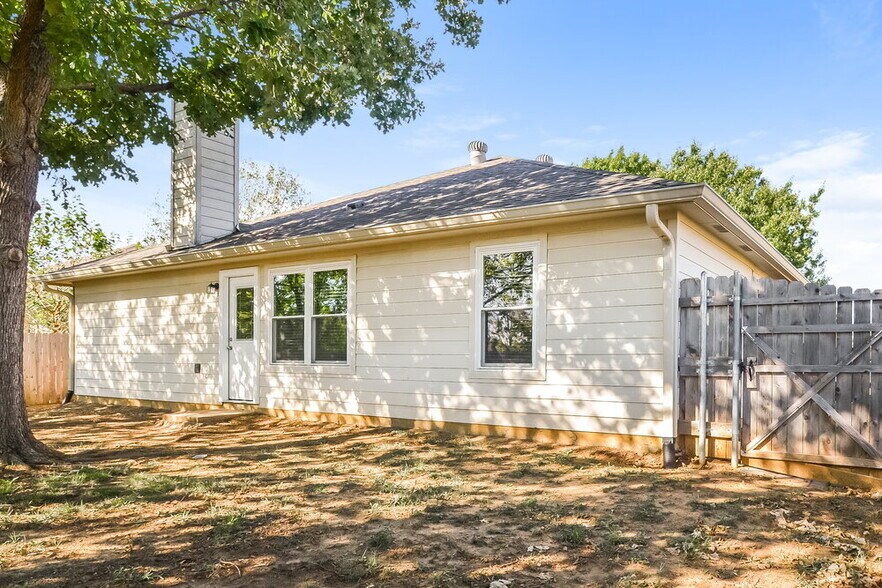 Building Photo - 3720 Allison Dr