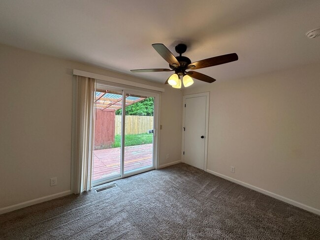 Building Photo - Three Bedroom Home in North Salem with New...