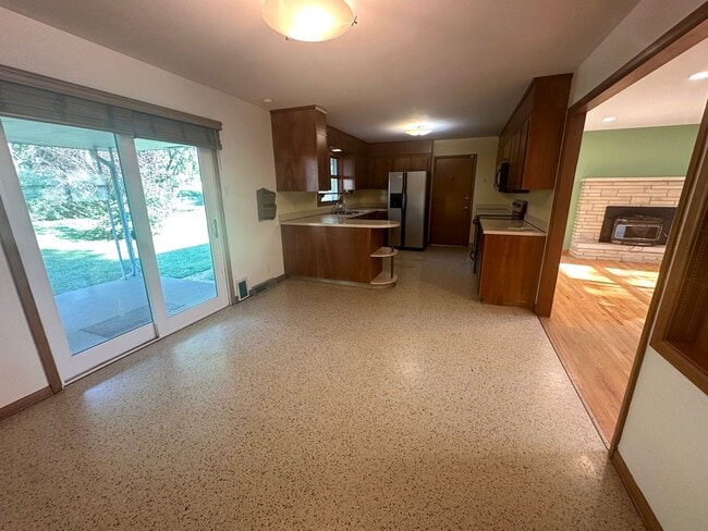 Building Photo - Single Family Home
