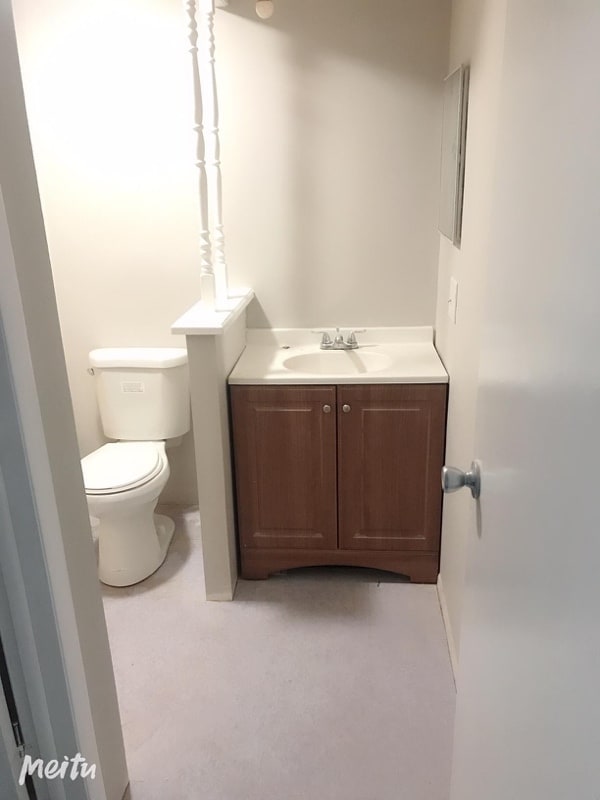 Building Photo - 42 Gladstone Ave