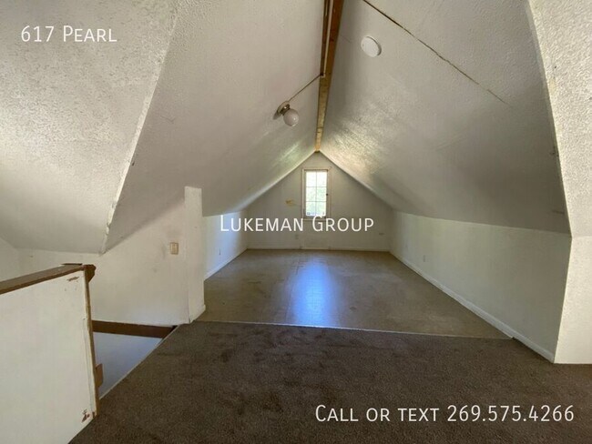 Building Photo - 617 Pearl-