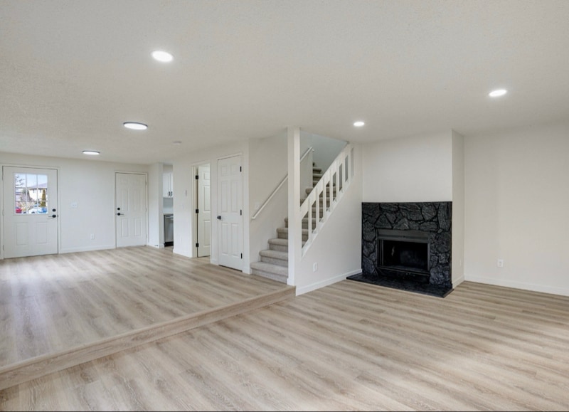 Building Photo - 902 NE Hacienda Ct