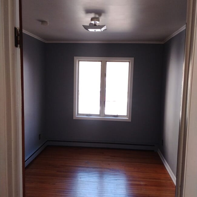 Building Photo - 13 Western Ave