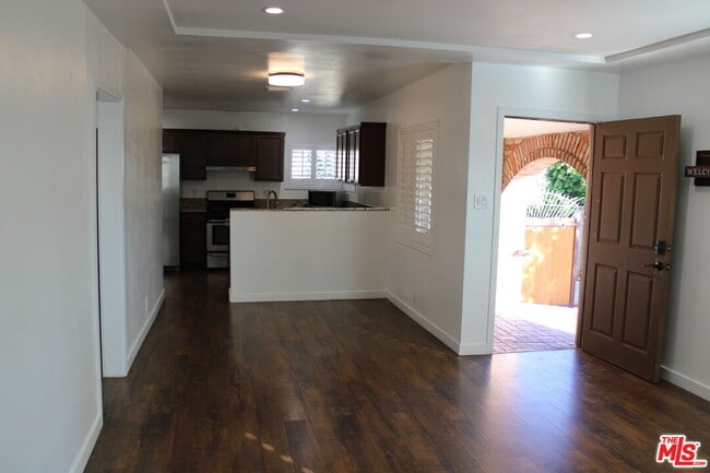 Building Photo - 12318 San Fernando Rd