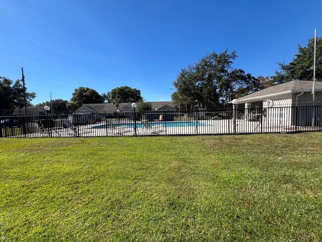 Building Photo - 2361 Water View Loop