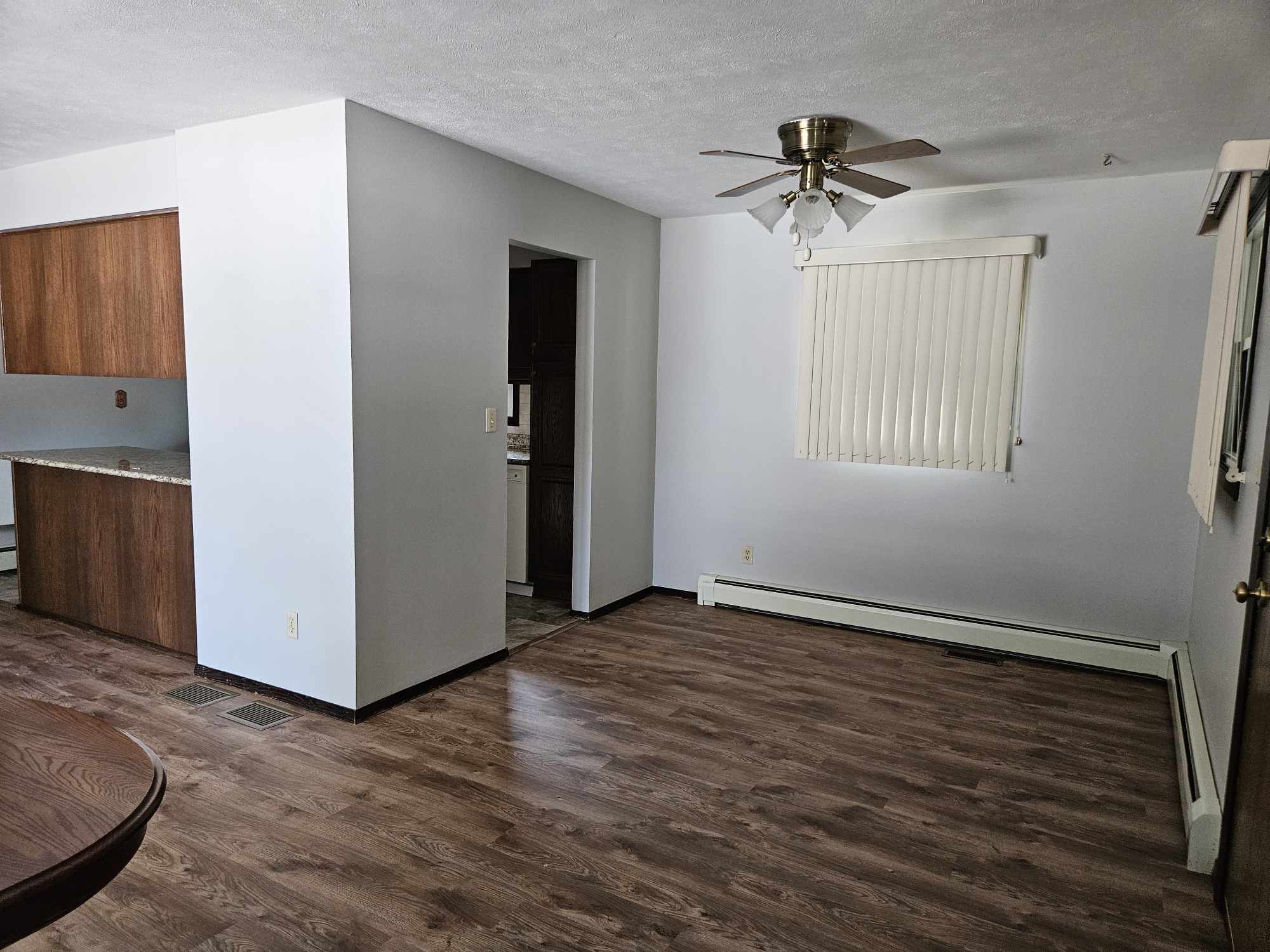 dining area - 302 Merrill Ave