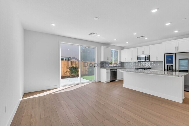 Building Photo - 7268 Wishwood Pl