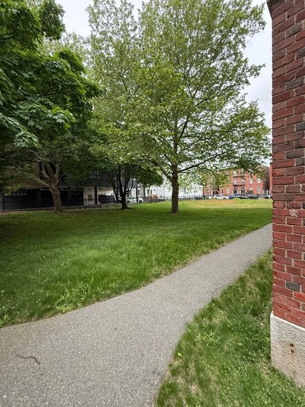 Shared yard area - 72 Lubec St