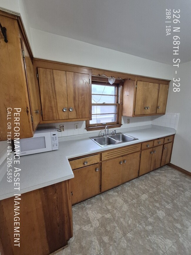 Building Photo - Charming 2BED/1BATH Wauwatosa Upper