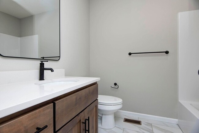 Building Photo - 861 S Parkside Cir