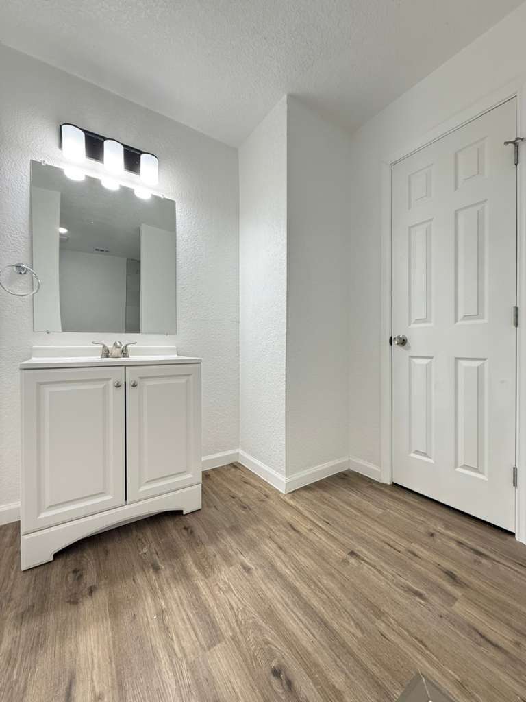 Building Photo - 8206 Grimchester