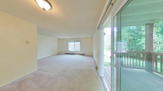 Building Photo - 2Bed 1Bath with Carport! Walk to MSU