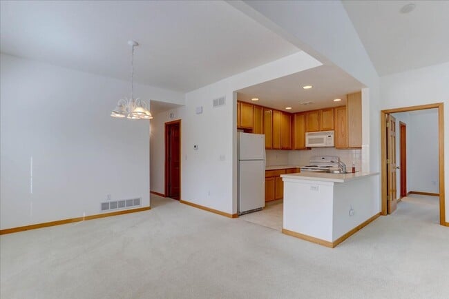 Building Photo - 2462 Concord Cir