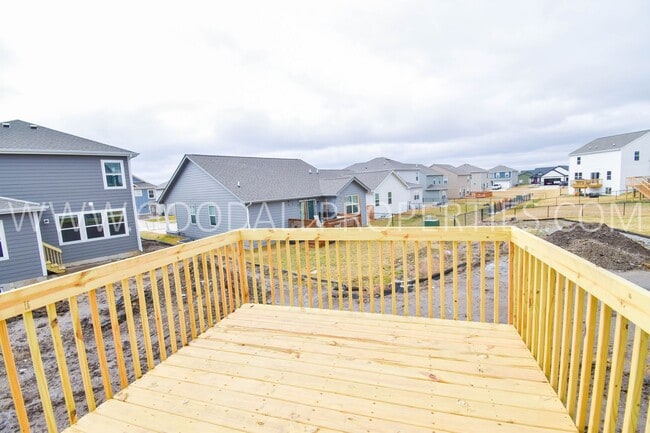 Building Photo - 4 Bedroom 3 Bath Ranch Finished Basement i...