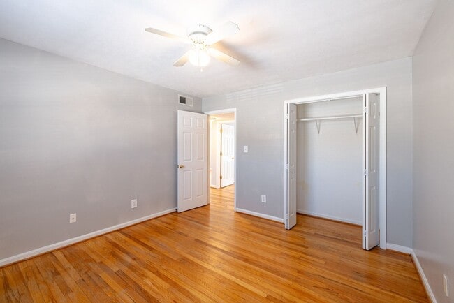 Building Photo - Peachtree Hills Court, 2-bedroom Atlanta address in the heart of the Hills for $1400-month.
