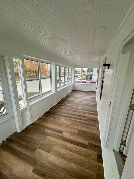 Building Photo - 700 W Lincoln Ave