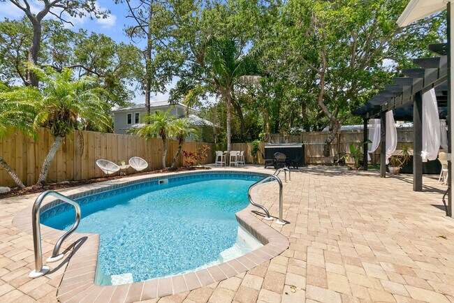 Building Photo - 501 Boating Club Rd