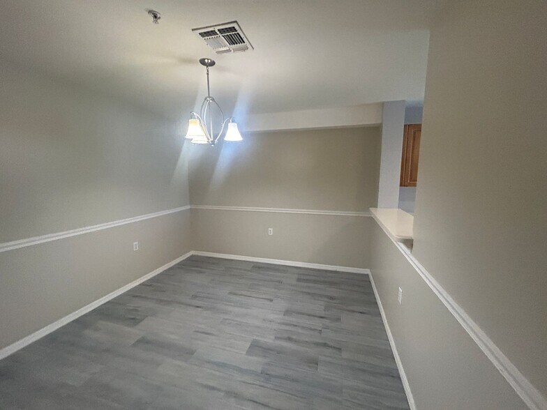 Building Photo - Coming Mid July 2/2.5 Townhome - Villages of Stoney Brook