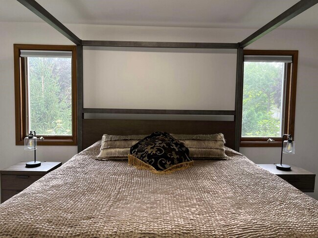 Building Photo - 4907 Pinewood Ct