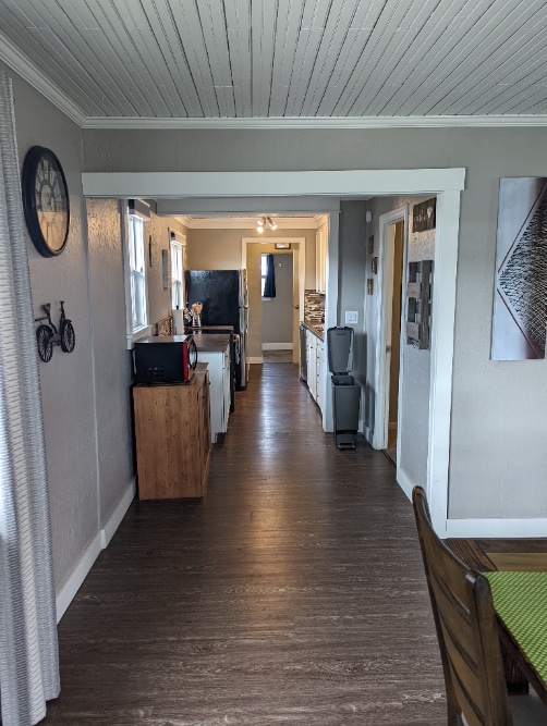 Building Photo - 2BR Fully Furnished Midtown Charmer