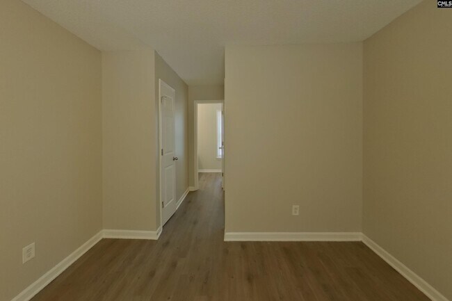 Building Photo - 216 Netherland Dr