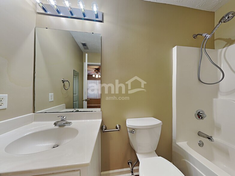 Building Photo - 2855 Greystoke Dr