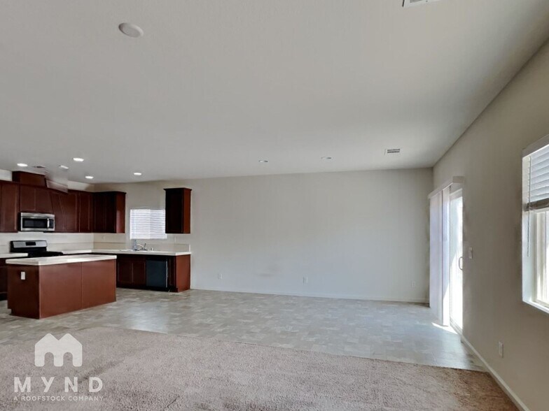 Building Photo - 14320 Loyola Dr
