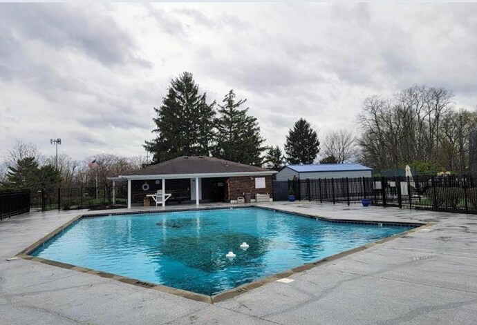 Swimming pool - 10939 Barrington Ct