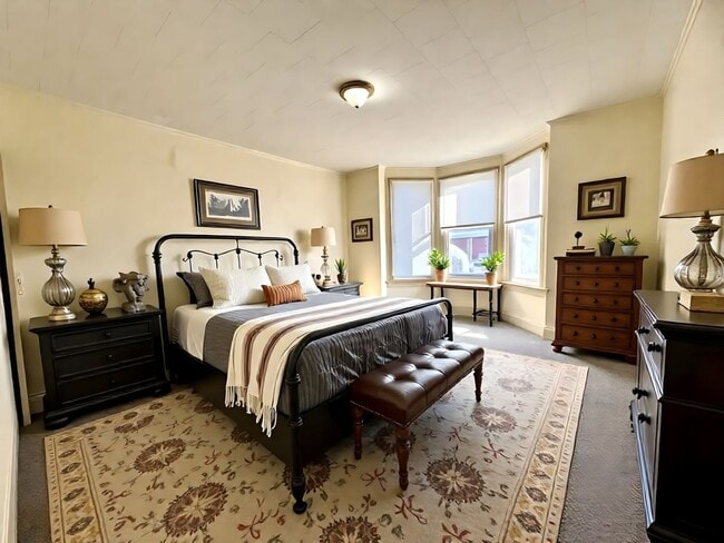 Building Photo - 3 Bedroom Single Family Home in Harrisburg!