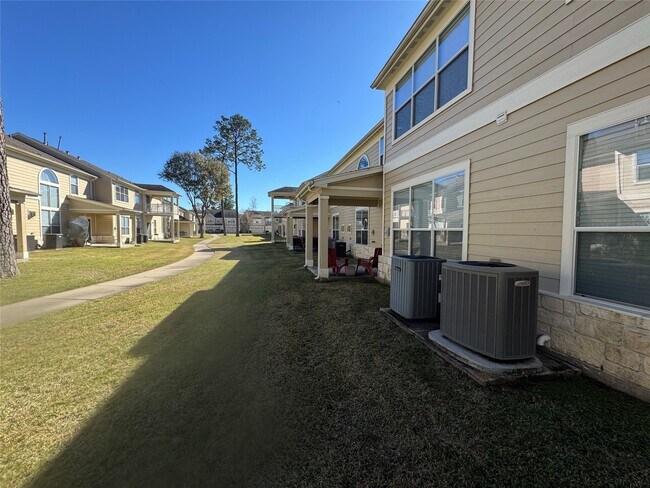 Building Photo - 13600 Breton Ridge St