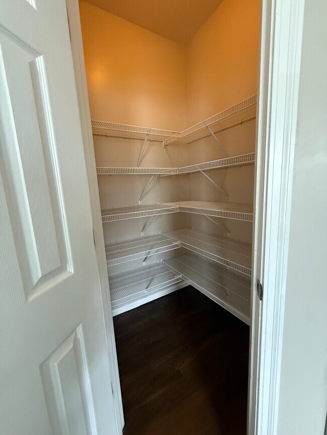 Building Photo - Single Family Home