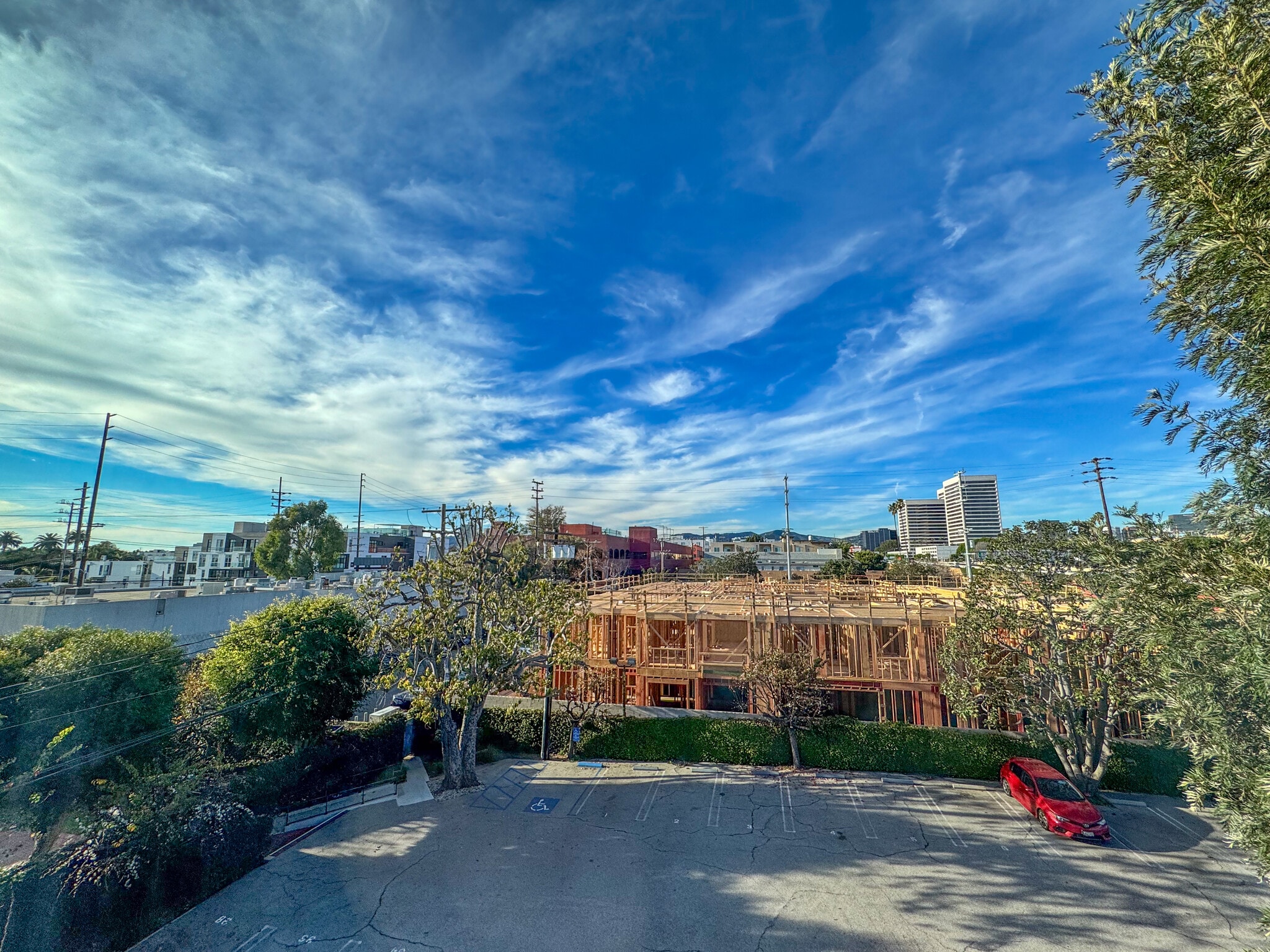 Building Photo - 2027 Beloit Ave