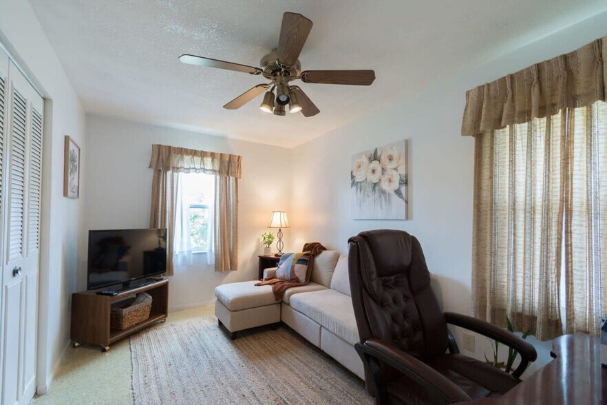 Building Photo - 971 Beechfern Ln