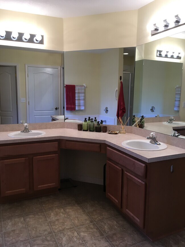 Building Photo - 32408 Grand Parke Blvd