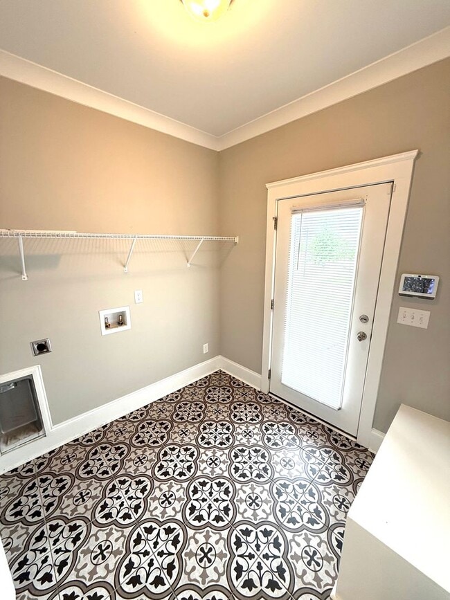 Building Photo - ** 4 Bed 3 Bath located in The Orchards, Pike road ** Call 334-366-9198 to schedule a self showing