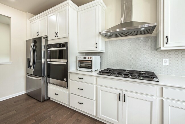 Building Photo - 737 Haywood Dr
