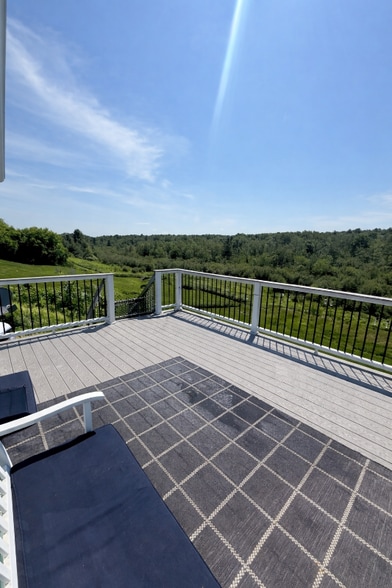 Building Photo - 434 Horseback Rd