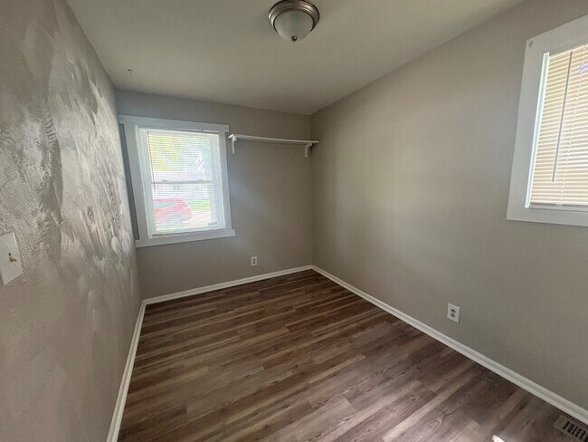 Building Photo - 3938 Downes Dr