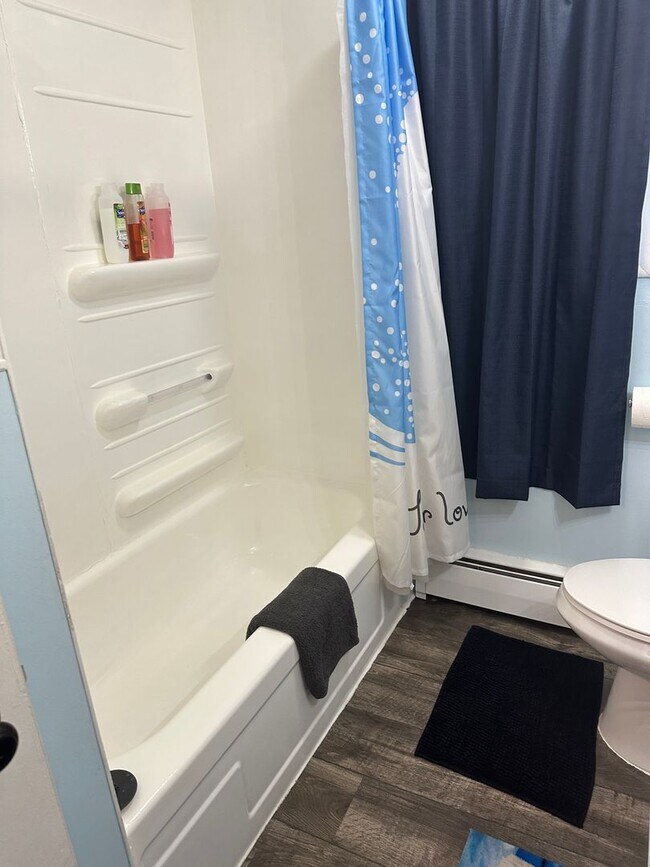 Building Photo - 521 N St