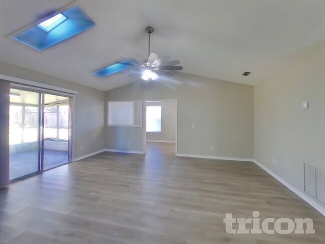 Building Photo - 2388 Kirkwall St