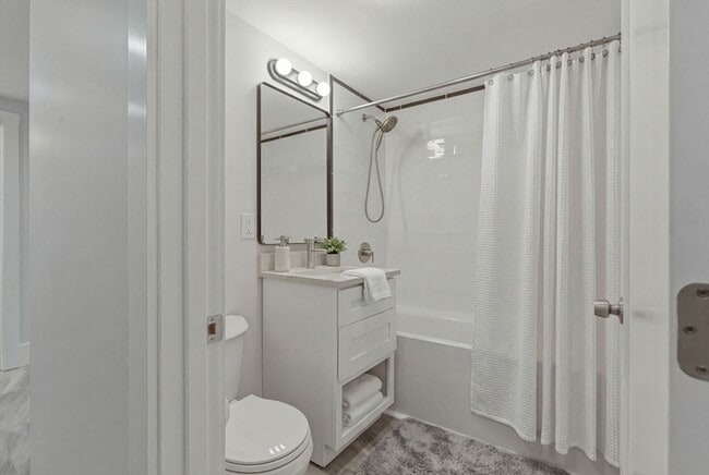 Building Photo - 18 Ronan St