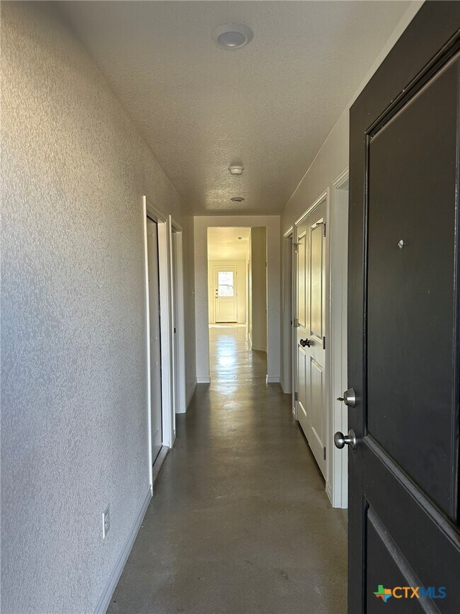 Building Photo - 1209 Lehmann Dr