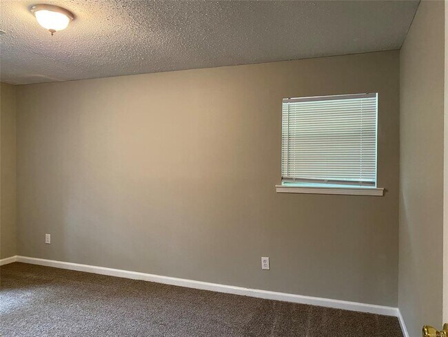 Building Photo - 1429 Dunbarton Rd