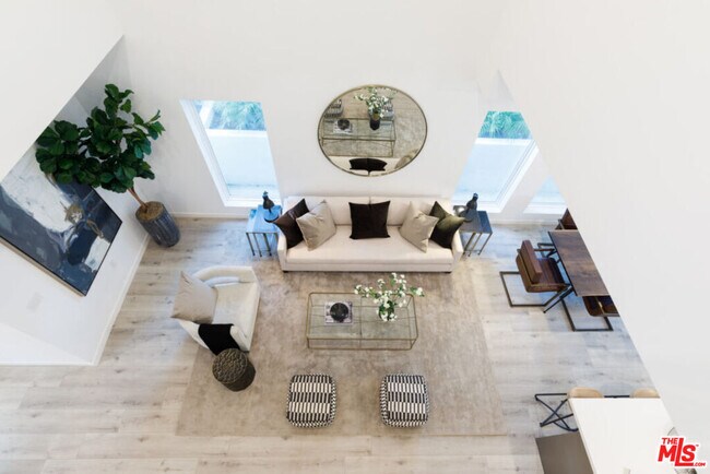 Building Photo - 846 N Alta Vista Blvd