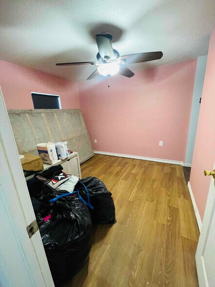 Building Photo - 1416 Vickers Ave