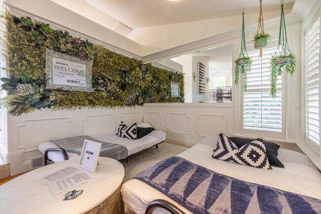 Building Photo - 10098 Wasatch Blvd