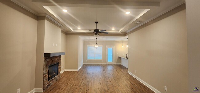 Building Photo - 104 Garrett Ln