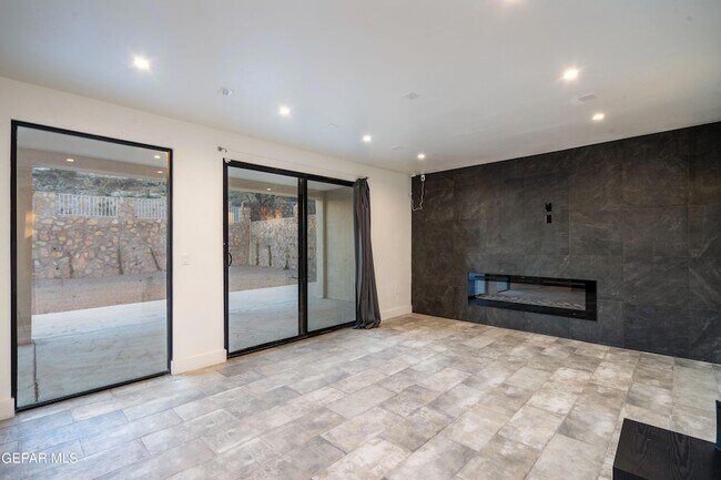 Building Photo - 1029 Calle Parque Dr